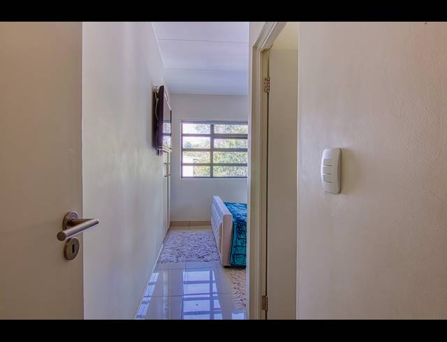 2 BEDROOM APARTMENT TO LET IN BRYANSTON